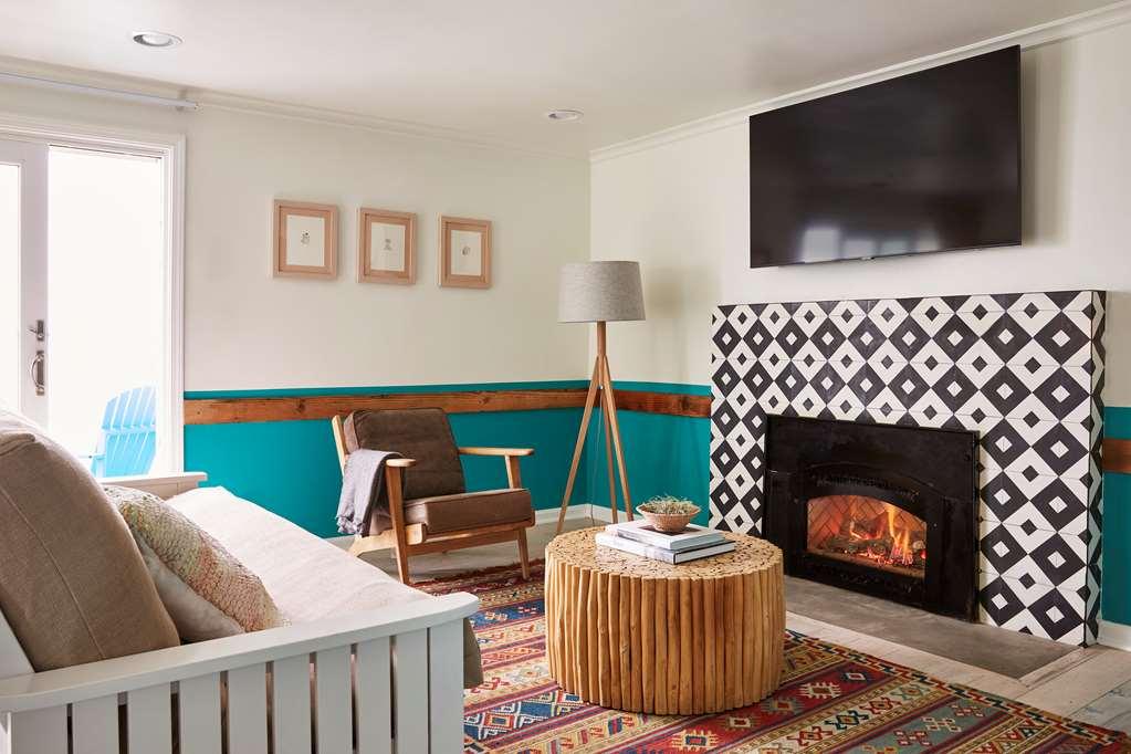 Cambria Beach Lodge Room photo